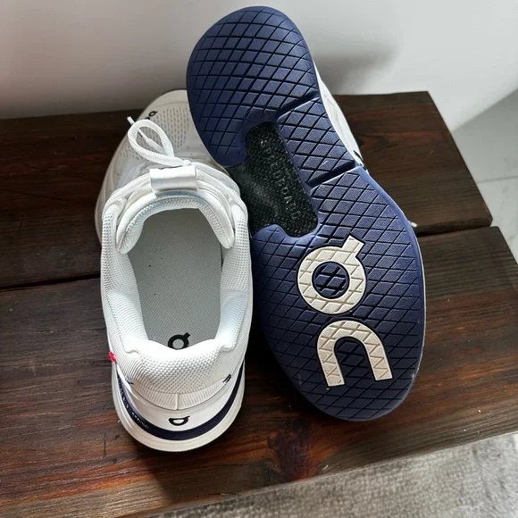 On Running On Cloud Roger’s white and acai. Us Men’s 11 - Picture 10 of 10